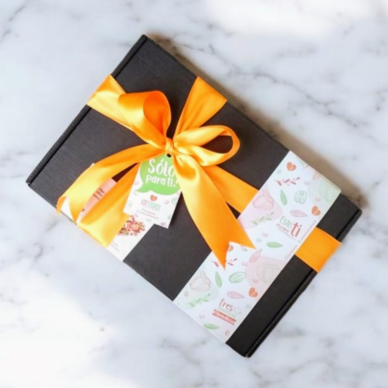 Box Celebración - Almendra con chocolate blanco