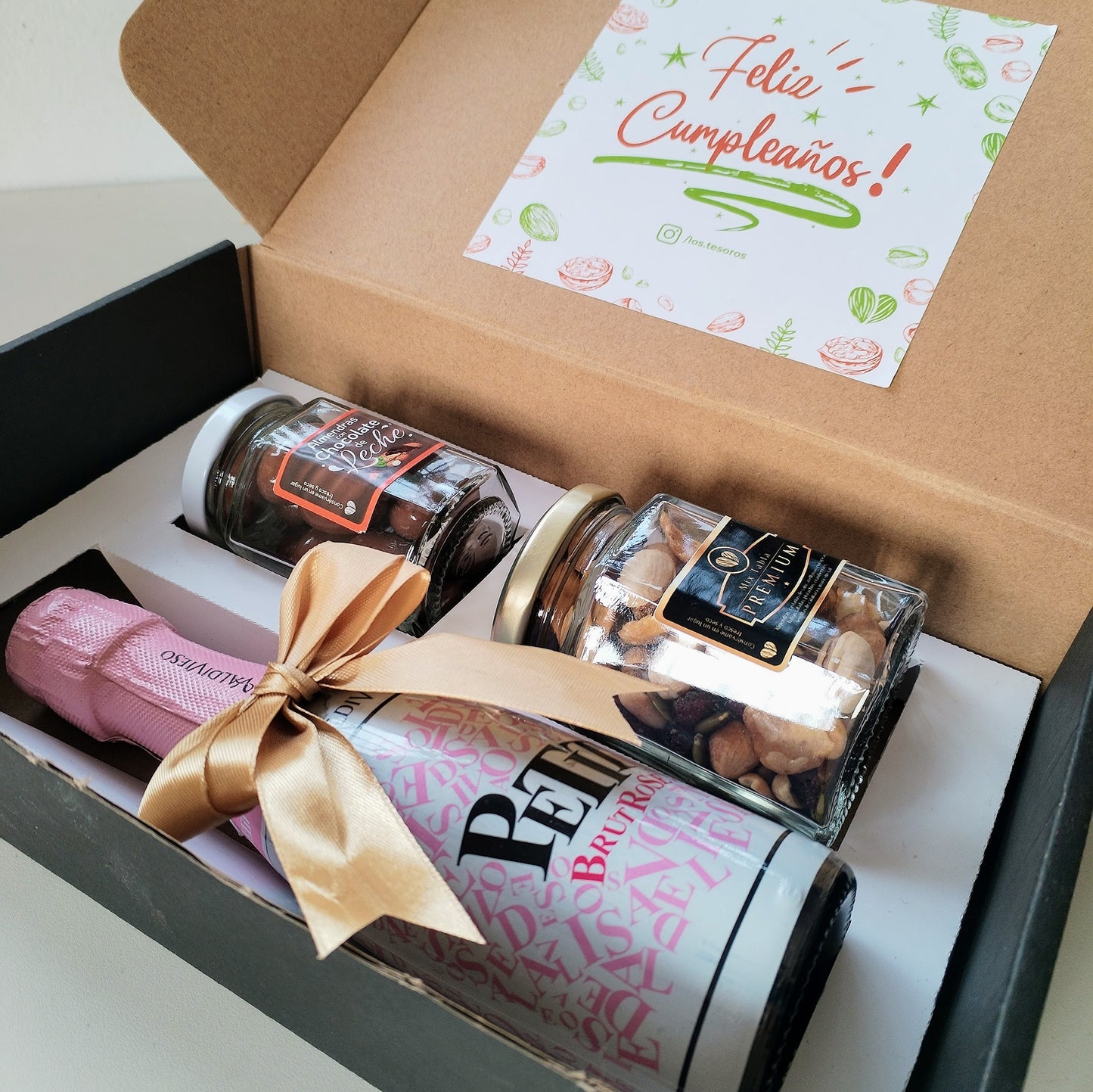 Box Celebración - Almendra con chocolate de leche