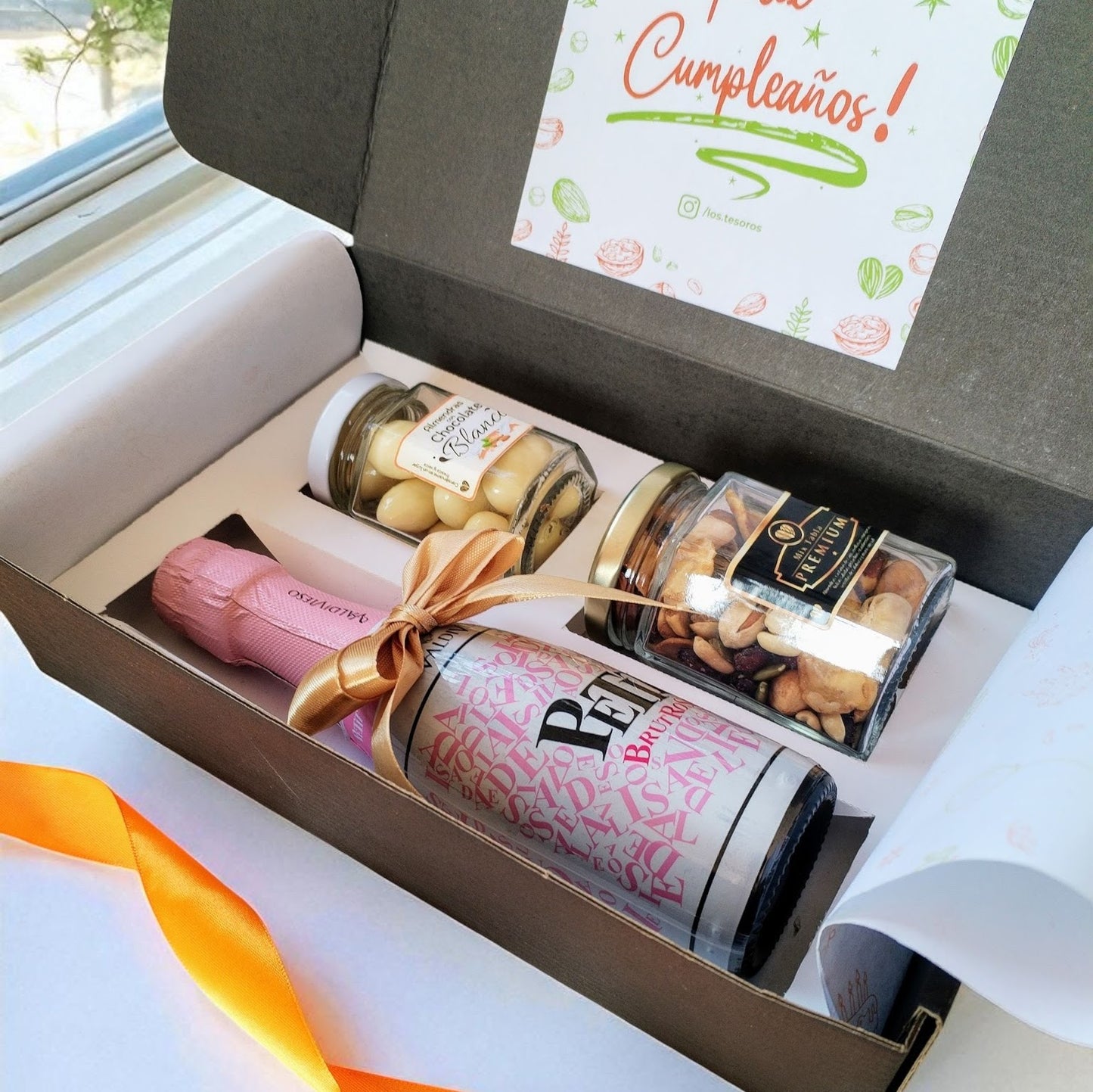 Box Celebración - Almendra con chocolate blanco