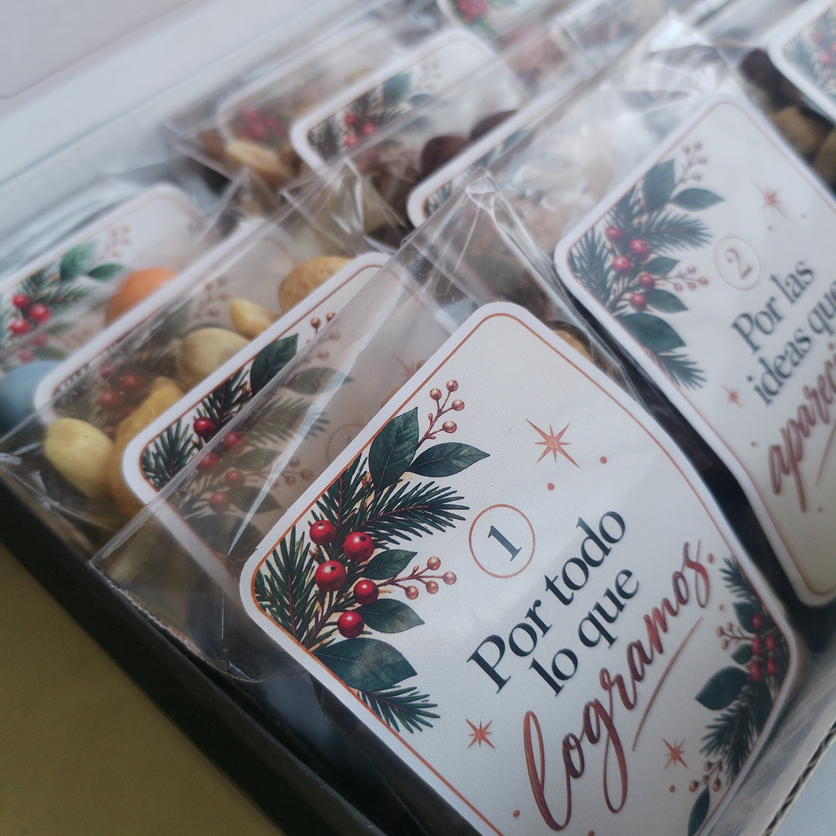 Box 12 Momentos | Regalo Corporativo Navidad Personalizado