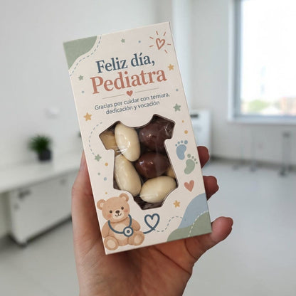 Display Día del Pediatra con Almendras Bañadas en Chocolate
