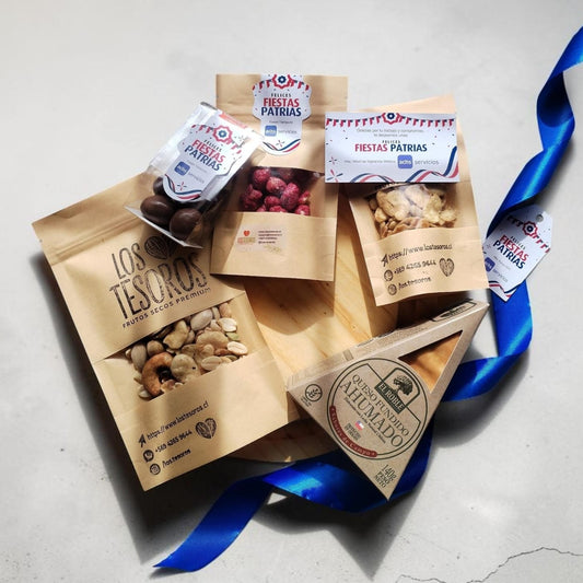 Box Gourmet Fiestas Patrias Gran Reserva | Tabla Grabada, Queso Ahumado y Mix Premium