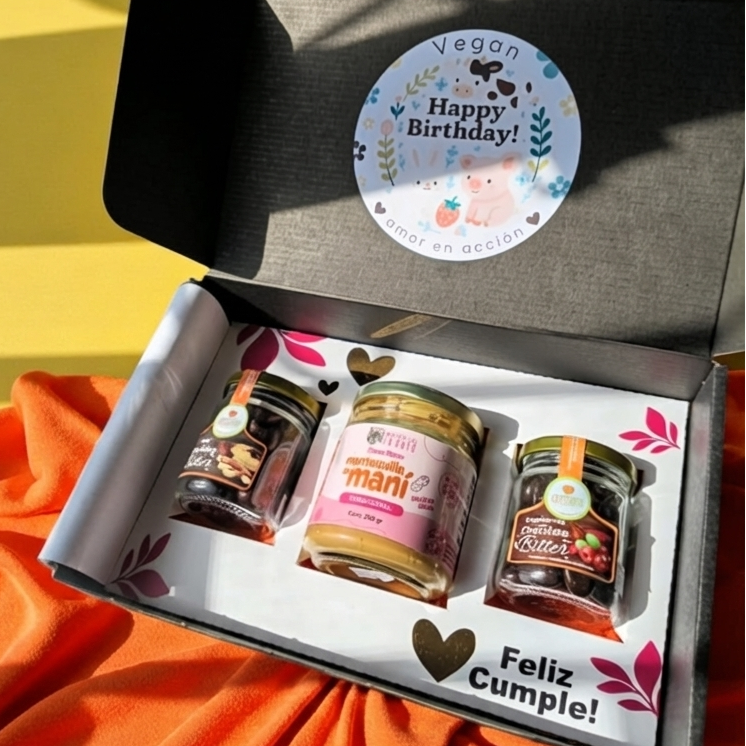 Caja Regalo Vegana Personalizada - Cumpleaños y Ocasiones Especiales