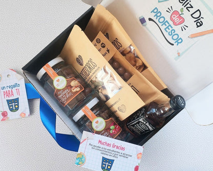 Día del Profesor: Caja Gourmet Personalizada con Whiskey y Delicias Premium