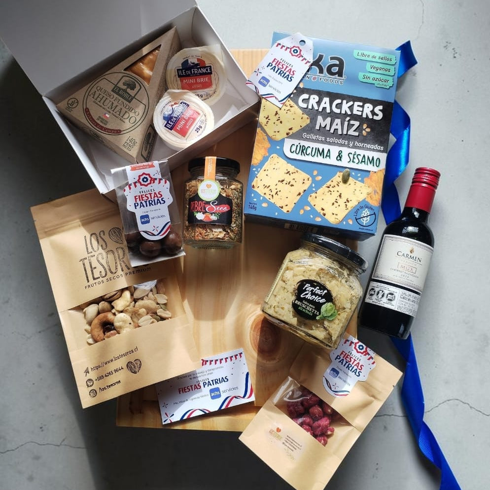 Box Gourmet Fiestas Patrias Tesoro | Tabla Grabada, Vino y Selección Gourmet