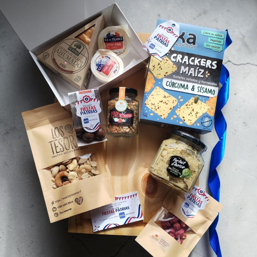 Box Gourmet Fiestas Patrias Tesoro | Tabla Grabada, Vino y Selección Gourmet