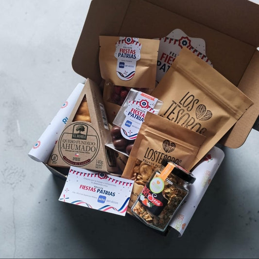 Box Gourmet Fiestas Patrias Clásico | Queso Ahumado, Mix Premium y Chocolate