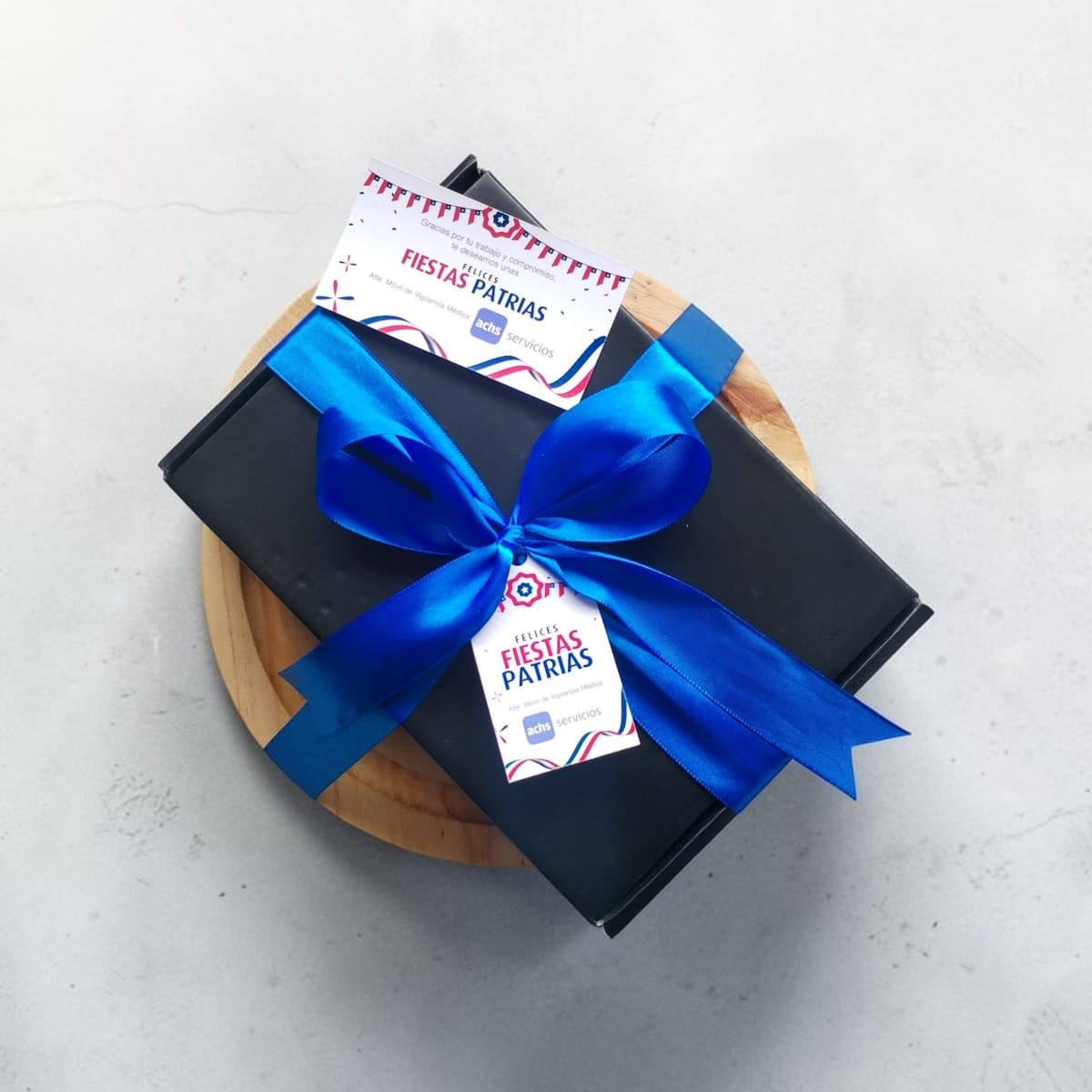 Box Gourmet Fiestas Patrias Reserva | Tabla Grabada, Mix Premium y Chocolate