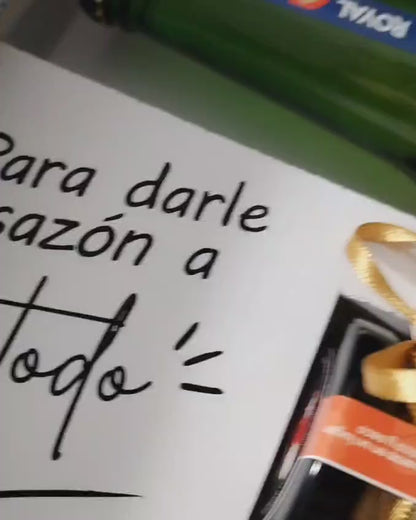 Regalo Día del Padre – Tabla de Madera Personalizada, Pebre Seco Gourmet y Vino o Cerveza Individual