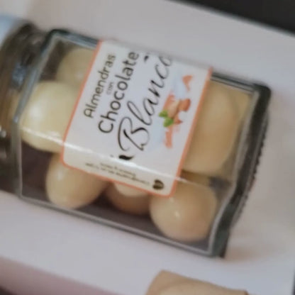 Box Celebración - Almendra con chocolate blanco