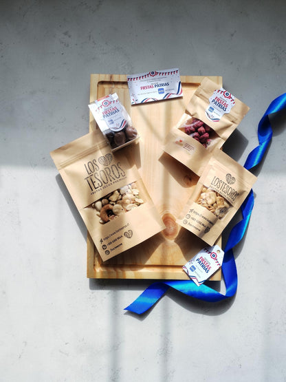 Box Gourmet Fiestas Patrias Reserva | Tabla Grabada, Mix Premium y Chocolate